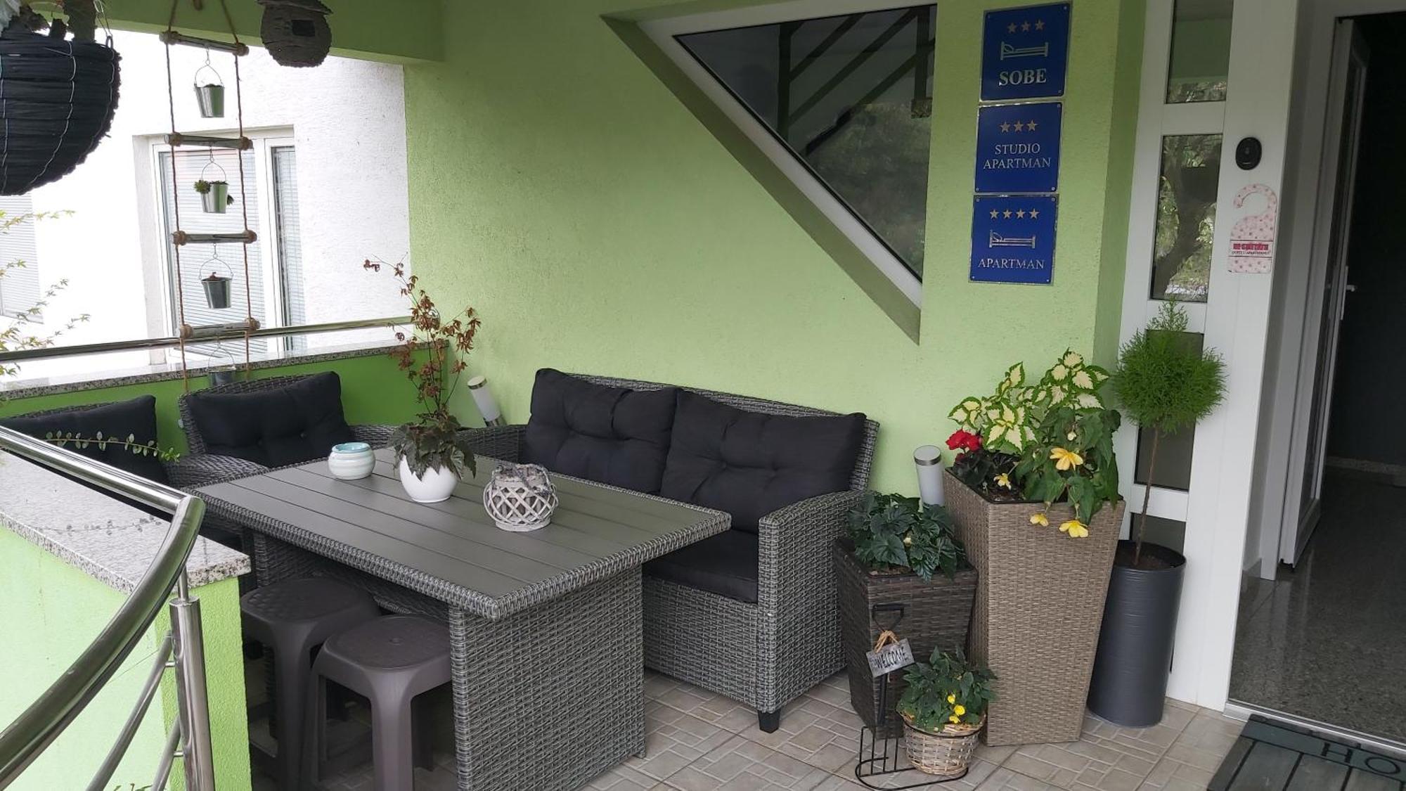 Studio Apartman Grizzly Slunj Exterior photo